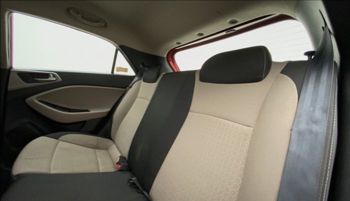 2014 Hyundai Elite i20 Sportz(O) 1.4 CRDi MT, Diesel, Manual, 90,059 km, Right Side Rear Door Cabin
