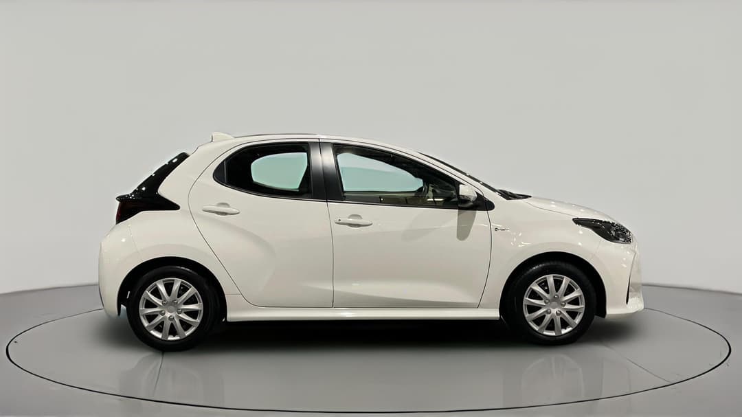 2024 Toyota Yaris Ascent Sport Hybrid, Automatic, 28050 km, Right Side View