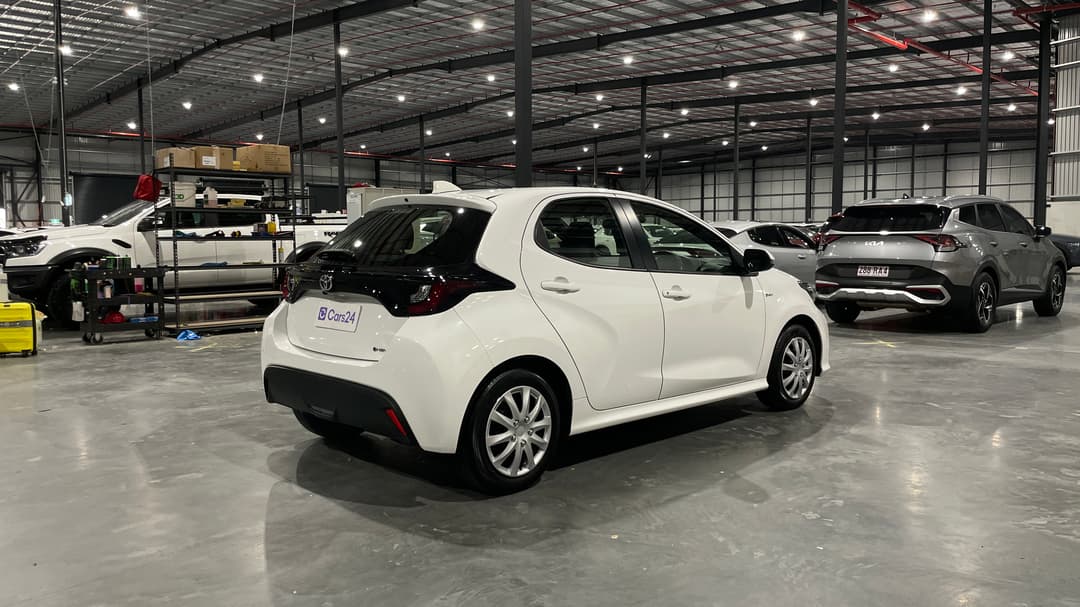 2024 Toyota Yaris Ascent Sport Hybrid, Automatic, 28050 km, Right Back Diagonal (45- Degree) View
