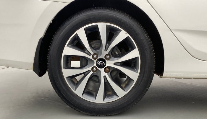 2016 Hyundai Verna FLUIDIC 1.6 VTVT SX AT, Petrol, Automatic, 29,406 km, Right Rear Wheel