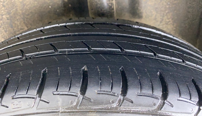 2018 Volkswagen Ameo HIGHLINE PLUS 1.0, Petrol, Manual, 19,694 km, Left Rear Tyre Tread