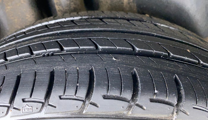 2018 Volkswagen Ameo HIGHLINE PLUS 1.0, Petrol, Manual, 19,694 km, Right Rear Tyre Tread
