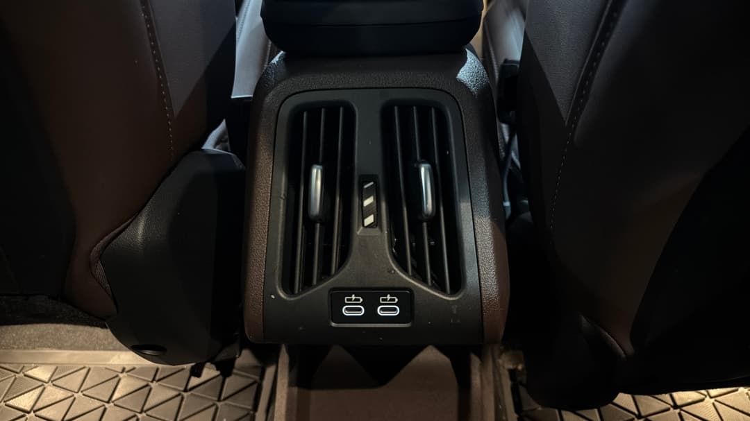 2023 BMW Ix1 xDrive30 M Sport, Automatic, 20965 km, Rear A/C Vent