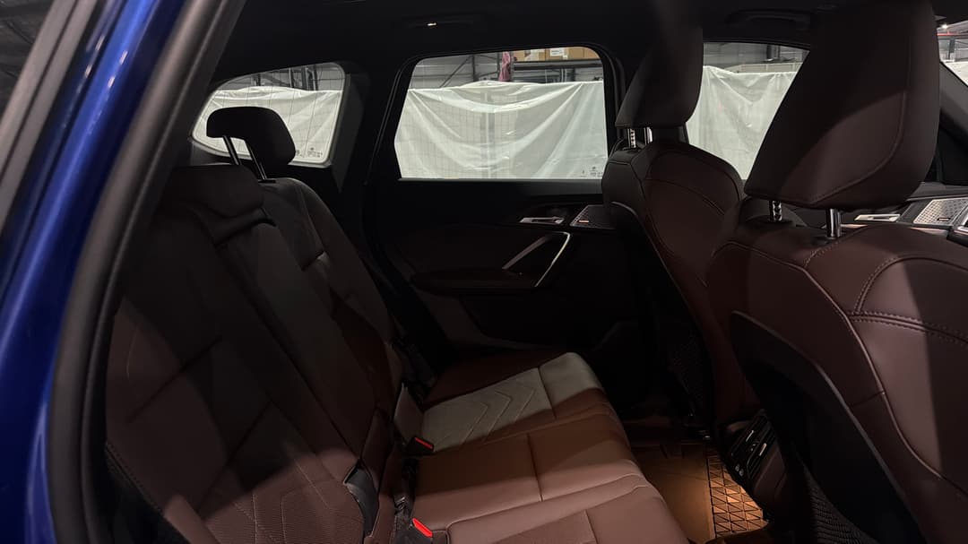 2023 BMW Ix1 xDrive30 M Sport, Automatic, 20965 km, Right Side Rear Door Cabin View