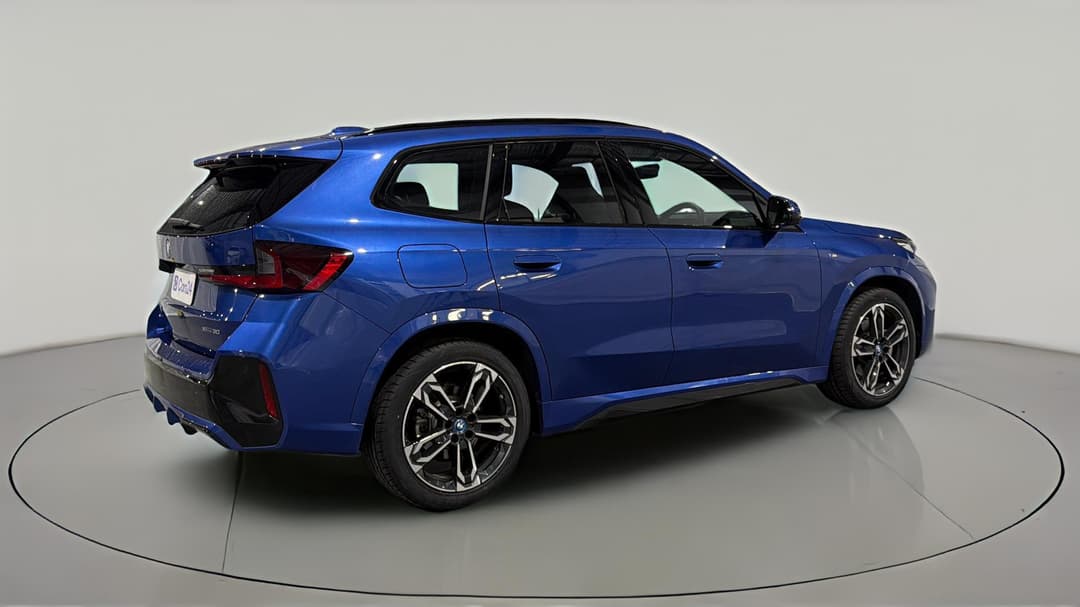 2023 BMW Ix1 xDrive30 M Sport, Automatic, 20965 km, Right Back Diagonal (45- Degree) View