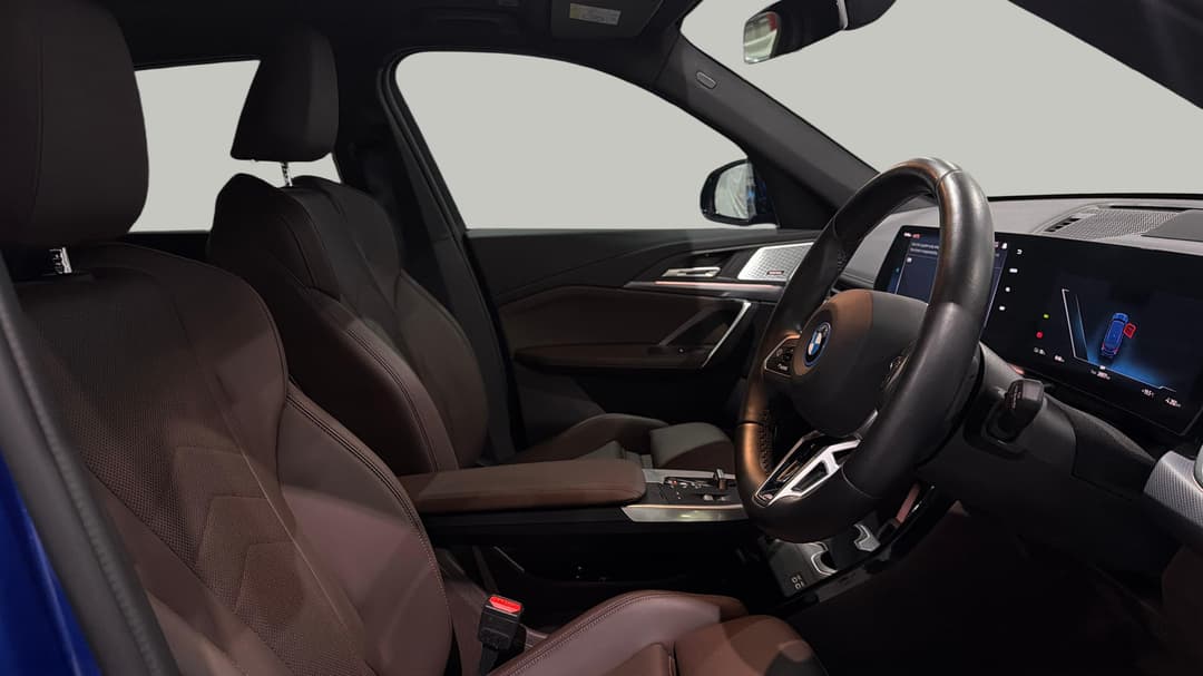2023 BMW Ix1 xDrive30 M Sport, Automatic, 20965 km, Right Side Front Door Cabin View