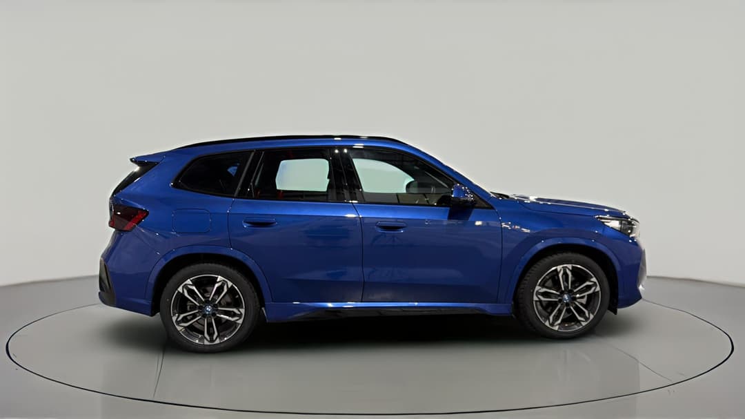 2023 BMW Ix1 xDrive30 M Sport, Automatic, 20965 km, Right Side View