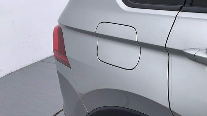 VOLKSWAGEN TIGUAN-Quarter Panel RHS Dent