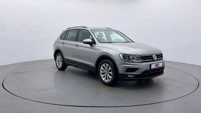 VOLKSWAGEN TIGUAN-Right Front Diagonal (45- Degree) View