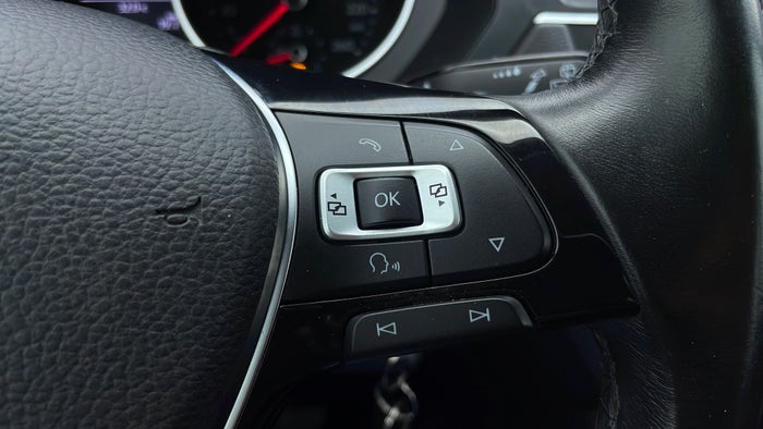 VOLKSWAGEN TIGUAN-Drivers Control