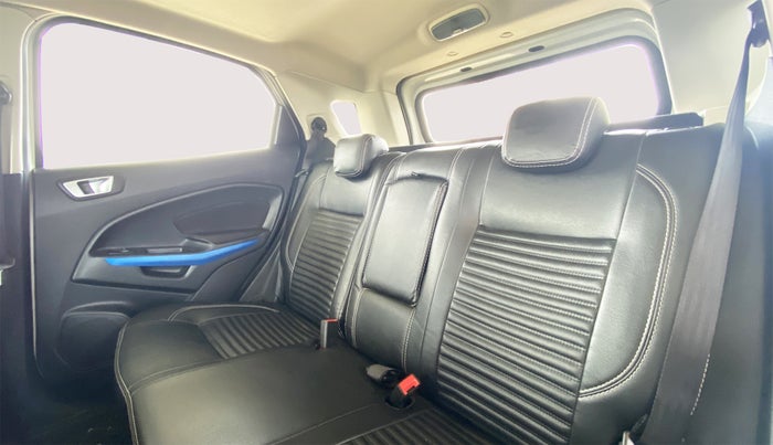 2018 Ford Ecosport 1.5 TITANIUM SIGNATURE TI VCT (SUNROOF), Petrol, Manual, 25,199 km, Right Side Rear Door Cabin