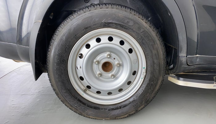 2019 Mahindra XUV500 W9, Diesel, Manual, 29,839 km, Right Rear Wheel