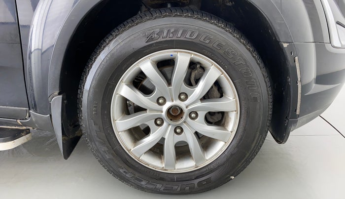 2019 Mahindra XUV500 W9, Diesel, Manual, 29,839 km, Right Front Wheel