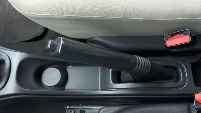RENAULT DUSTER-Centre Console Parking Brake Scratch
