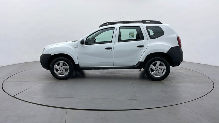 RENAULT DUSTER-Left Side View
