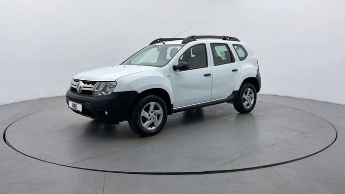 RENAULT DUSTER-Left Front Diagonal (45- Degree) View