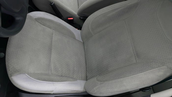 RENAULT DUSTER-Seat LHS Front Stain