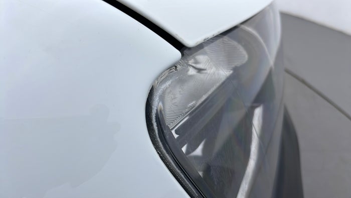RENAULT DUSTER-Head Light RHS Fading