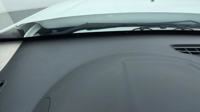 RENAULT DUSTER-Dashboard Trim Faded
