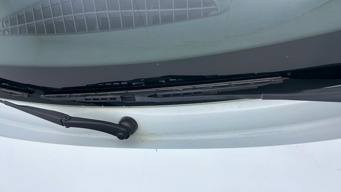 RENAULT DUSTER-Bonnet/Hood Scratch