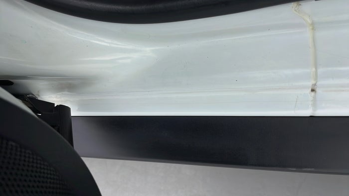 RENAULT DUSTER-Door Exterior LHS Rear Door Beading Missing/Broken