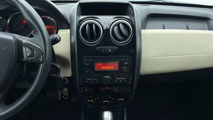 RENAULT DUSTER-Center Console