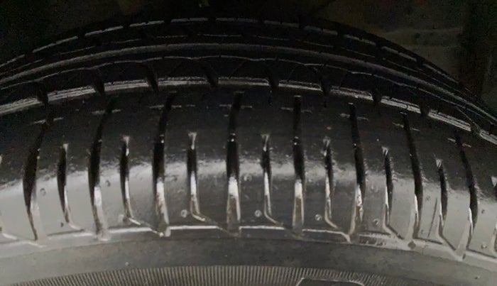 2014 Honda Brio S MT, Petrol, Manual, 54,302 km, Left Front Tyre Tread