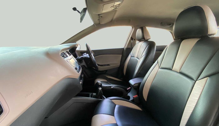 2016 Hyundai Elite i20 ASTA 1.2 (O), Petrol, Manual, 38,397 km, Right Side Front Door Cabin