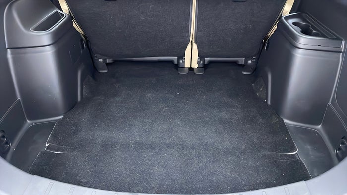 MITSUBISHI OUTLANDER-Dicky /Boot Door Carpet Stain