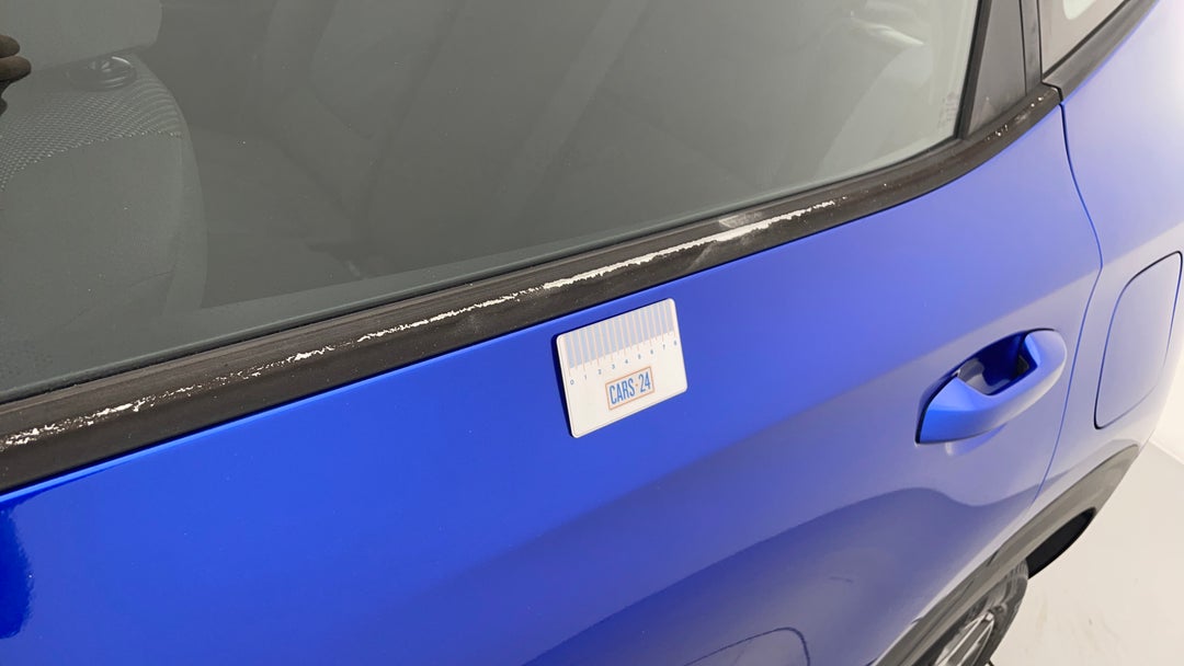 Window Glass Rear LHS Spots