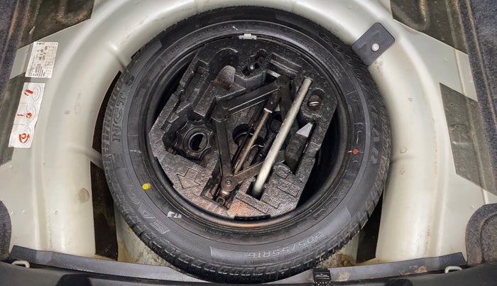 2012 Volkswagen Jetta TRENDLINE 1.4 TSI MT, Petrol, Manual, 92,679 km, Spare Tyre