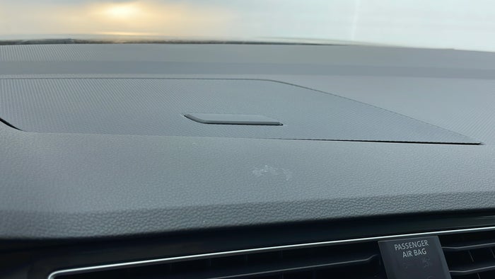 VOLKSWAGEN TIGUAN-Centre Console Trim Stain
