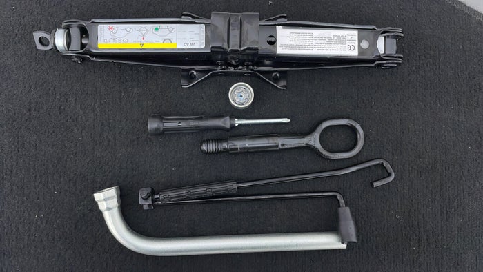 VOLKSWAGEN TIGUAN-Tool Kit