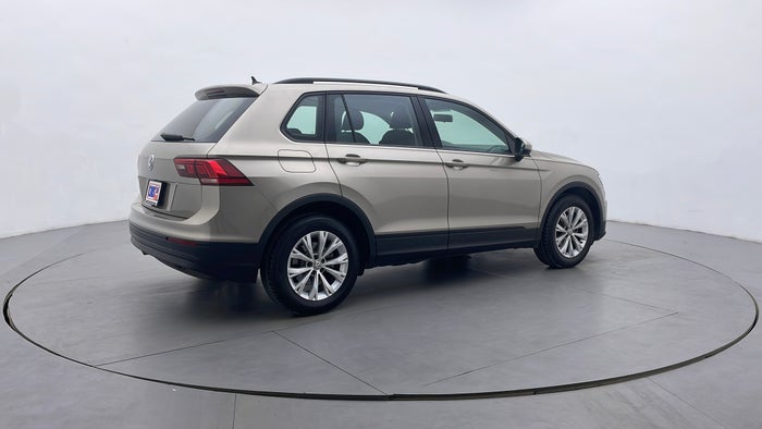 VOLKSWAGEN TIGUAN-Right Back Diagonal (45- Degree) View