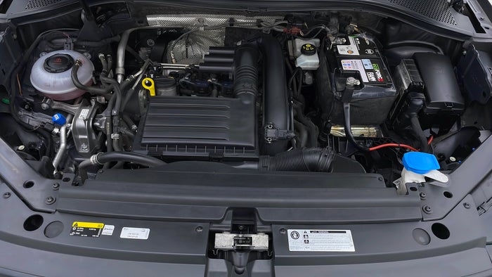 VOLKSWAGEN TIGUAN-Engine Bonet View