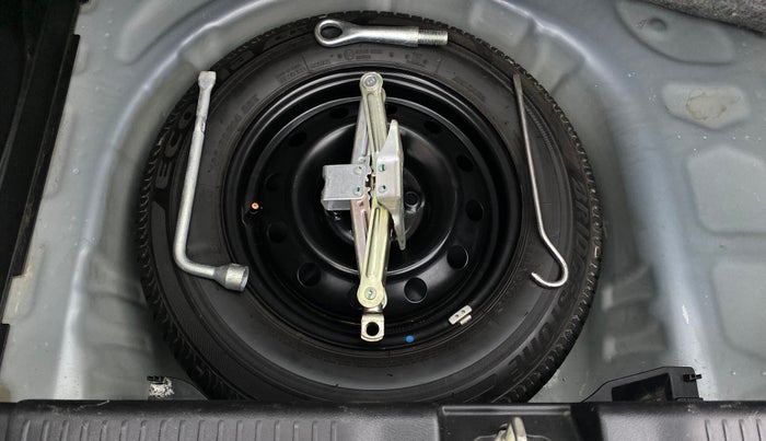 2019 Maruti Swift VXI D, Petrol, Manual, 33,134 km, Spare Tyre