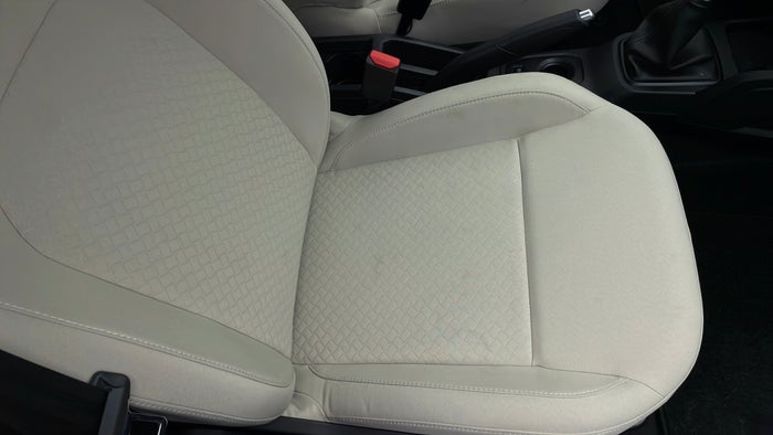 RENAULT DUSTER-Seat RHS Front Stain