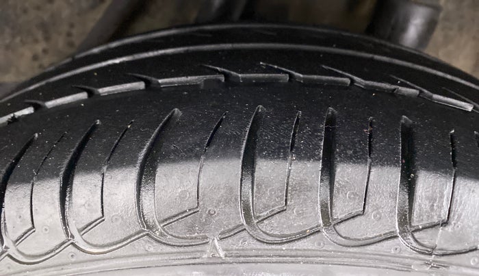2015 Honda Amaze 1.2 SX MT I VTEC, Petrol, Manual, 50,453 km, Left Rear Tyre Tread