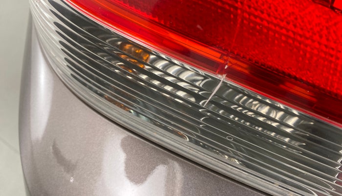 2015 Honda Amaze 1.2 SX MT I VTEC, Petrol, Manual, 50,453 km, Left tail light - Minor damage