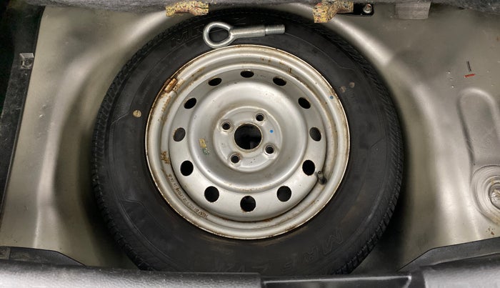 2014 Maruti Swift LXI D, Petrol, Manual, 52,370 km, Spare Tyre
