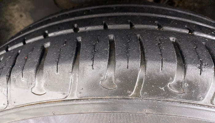 2017 Hyundai Elite i20 SPORTZ 1.2, Petrol, Manual, 16,432 km, Left Front Tyre Tread