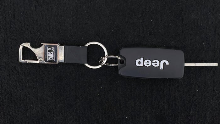 JEEP COMPASS-Key Close-up