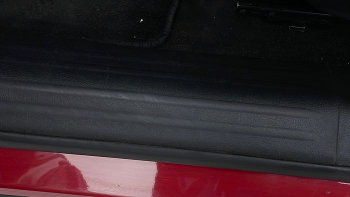 JEEP COMPASS-Running Board LHS Scratch