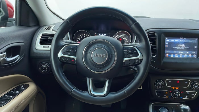 JEEP COMPASS-Steering Wheel Close-up