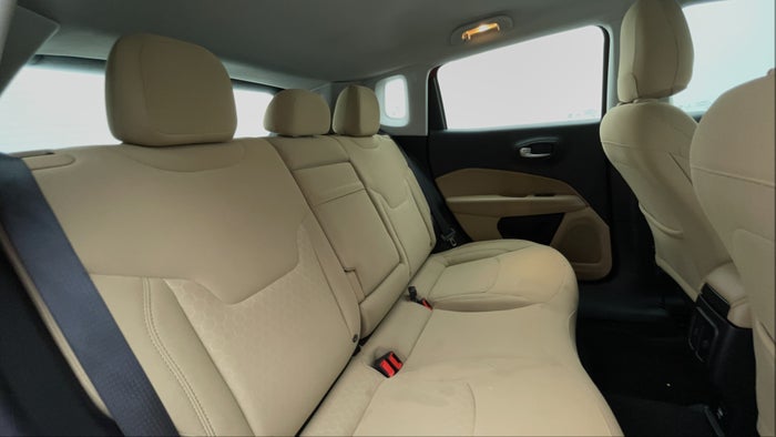 JEEP COMPASS-Right Side Door Cabin View