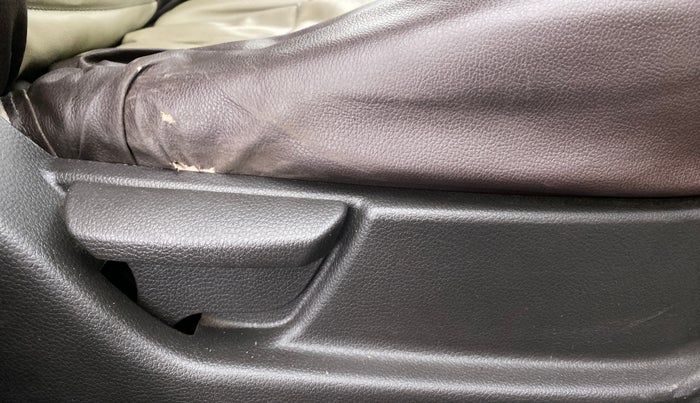 2012 Hyundai Eon MAGNA PLUS, Petrol, Manual, 42,186 km, Driver Side Adjustment Panel