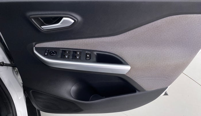 2022 Nissan MAGNITE XV CVT TURBO, Petrol, Automatic, 3,079 km, Driver Side Door Panels Control