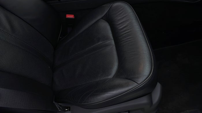 LINCOLN MKX-Seat RHS Front Depressed/Pressure Mark