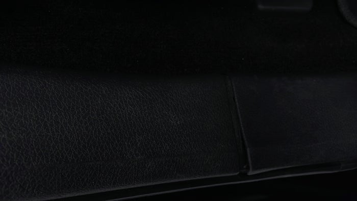LINCOLN MKX-Pillar RHS C Trim Misalign