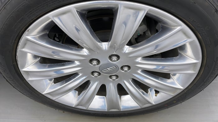 LINCOLN MKX-Alloy Wheel LHS Rear Scratch